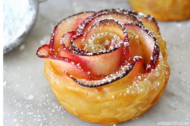 Hình 10 – Bánh táo hình hoa hồng