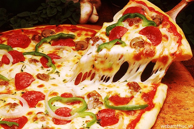 Hình 2 – Pizza cũng được coi là một món ăn đậm chất Mỹ