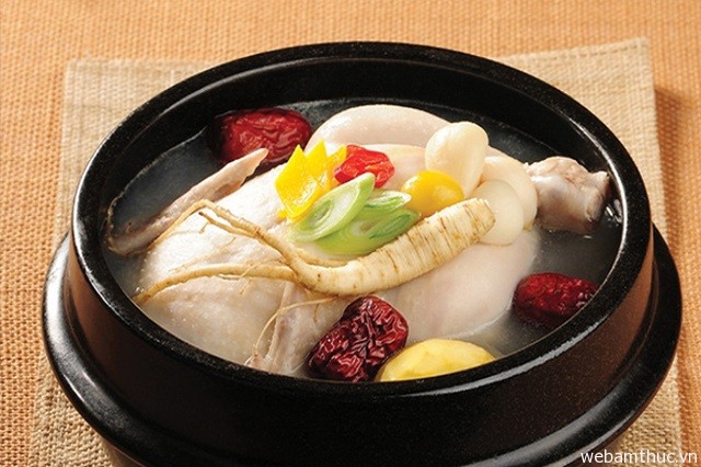 Hình 8 - Món gà tần sâm Cao Ly là món ăn rất giàu dinh dưỡng