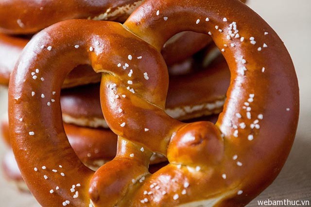 Hình 8 – Hình dạng thú vị của bánh pretzels