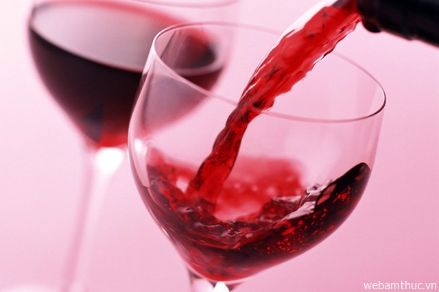 Hình 8 – Rượu vang đá được coi là món thức uống đặc sản ở Canada