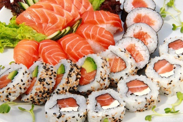 Sushi cũng là món trứ danh ở vùng Los Angeles bạn nên thử khi ghé nơi này